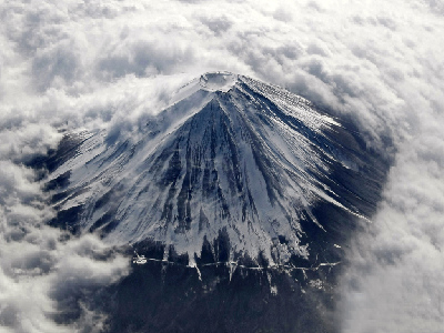 日本富士山最新消息，活躍的地質活動與旅游業(yè)的繁榮共生