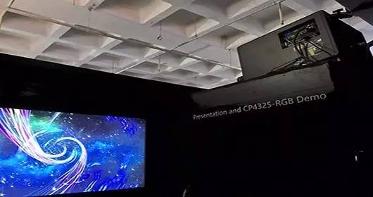 最新帶顯示屏音響，科技與藝術的完美結合